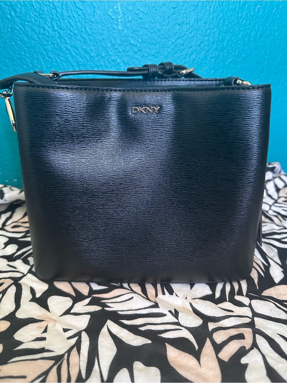 DKNY Black Textured Leather Bryant Bucket Bag with Gold Logo and Crossbody Strap